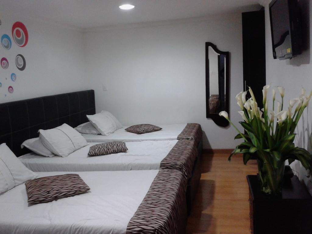 Hotel Santiago Plaza Bogotá Zimmer foto